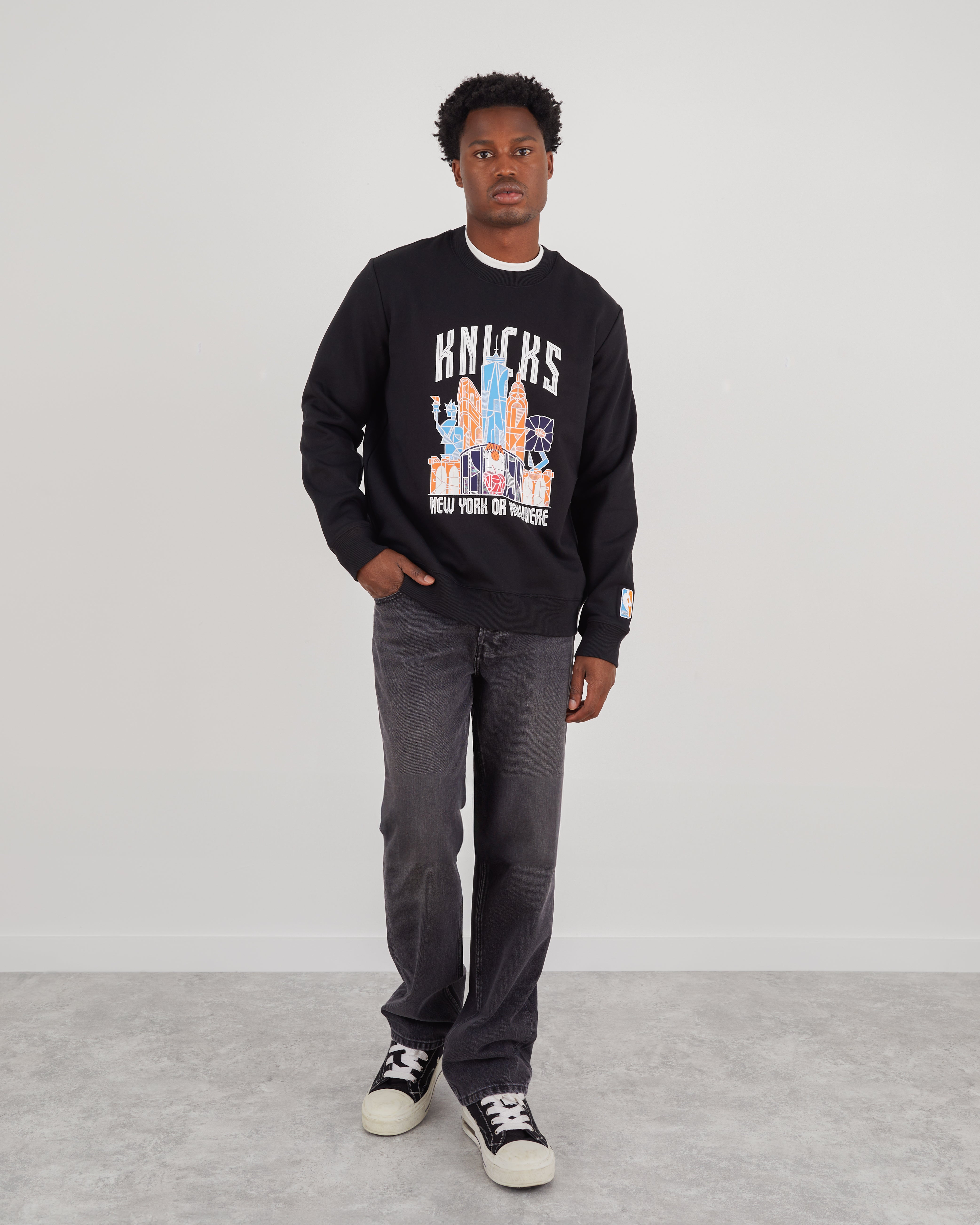 25AW NOWOSスキッパーネック ロゴスウェット Sweat shirt Knicks Skyscraper Crewneck – New York or Nowhere®